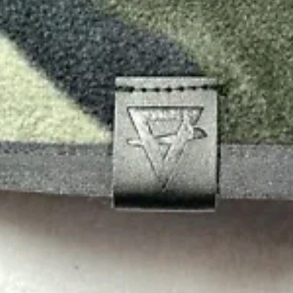 LIV MICRO FLEECE CAMO LONG SLEEVE HALF SNAP SWEATER LARGE L NEW - Picture 3 of 6